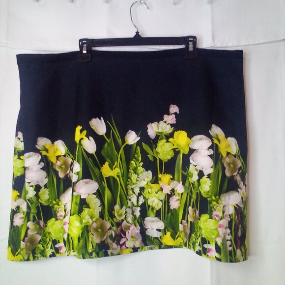 Victoria Beckham Skirt Women 2X Short Career Flowers Black Yellow - Picture 1 of 13
